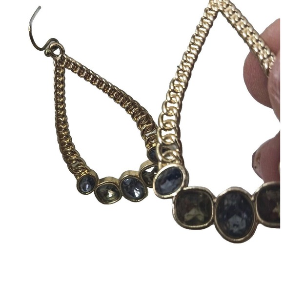 Vintage inspired Teardrop dangle Pierced Earrings gold tone filigree Rhinestones - Picture 6 of 10